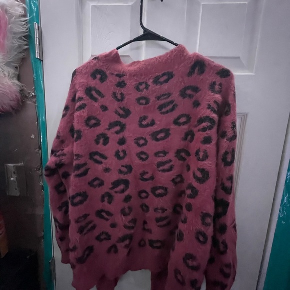 Cheetah Cardigan - Picture 2 of 3